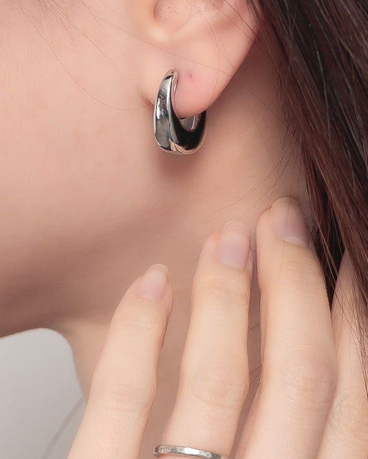 【14KGP】Uラインフープイヤリング